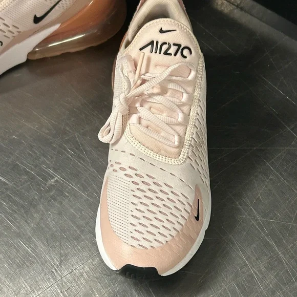 Nike Air Max 270 Size 9 Women’s - Picture 2 of 11